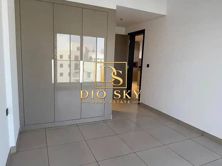 4 Image 4