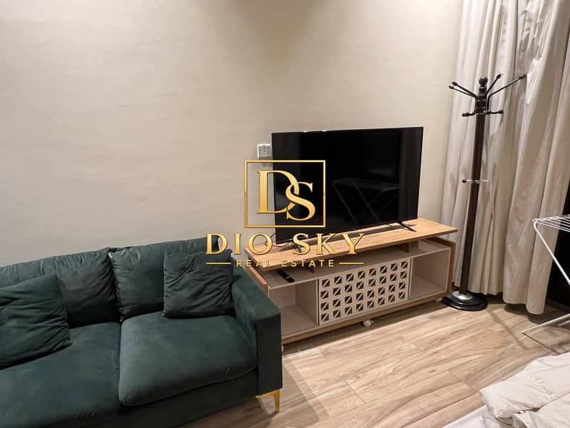 5 Image 5