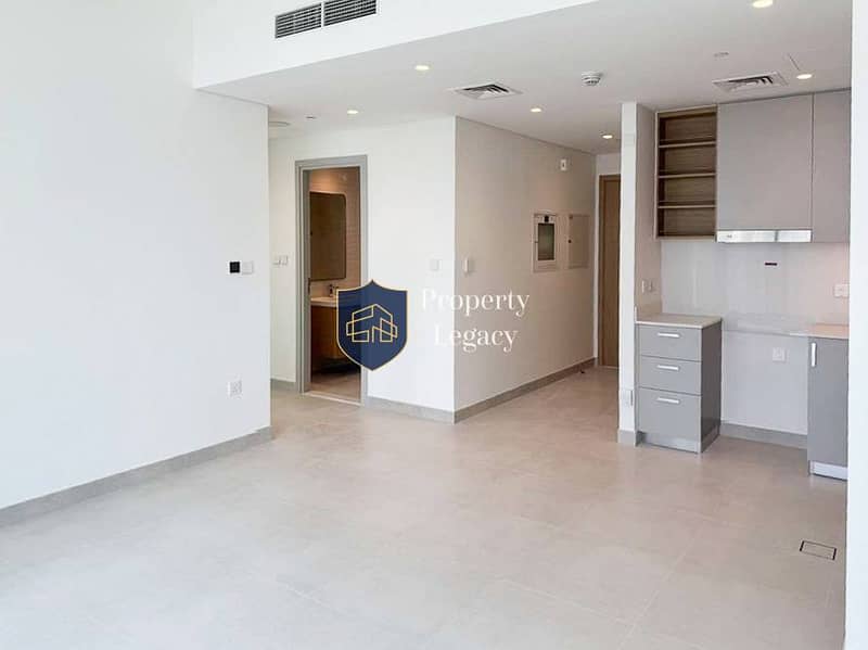 High Floor | Creek Views | Bright and Modern High Floor | Creek Views | Bright and Modern