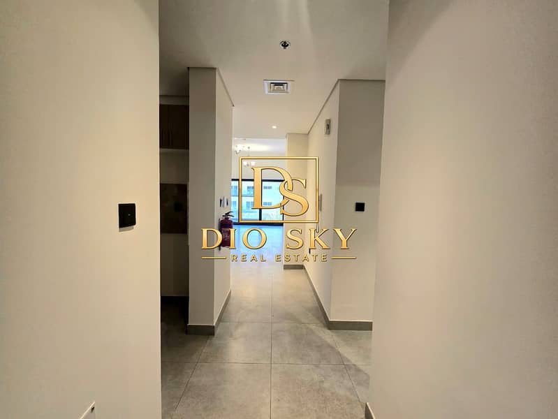 4 Image 4