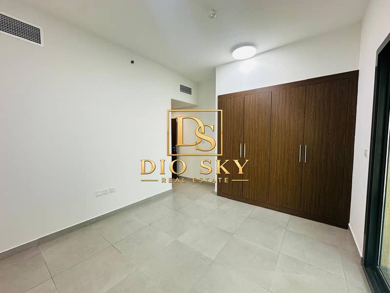 4 Image 4