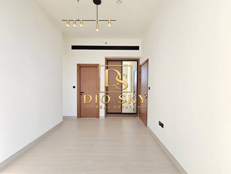 5 Image 5