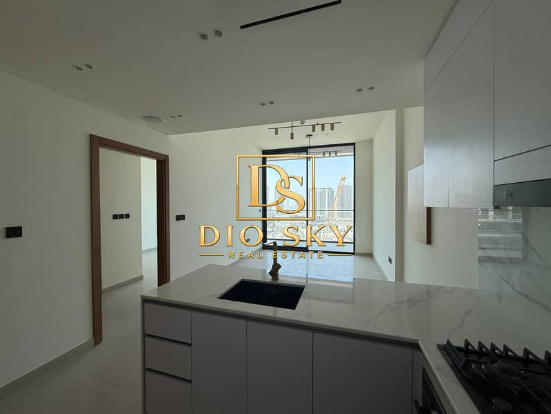 4 Image 4
