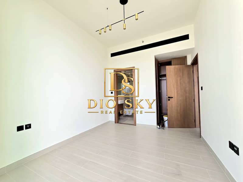 8 Image 8