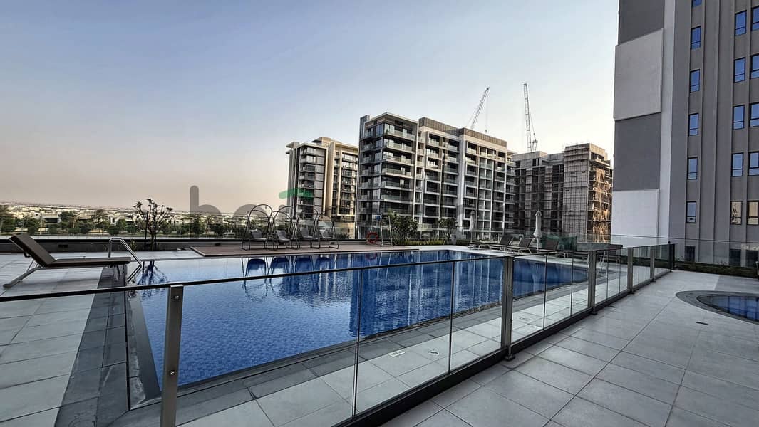 15 15_pool. jpg