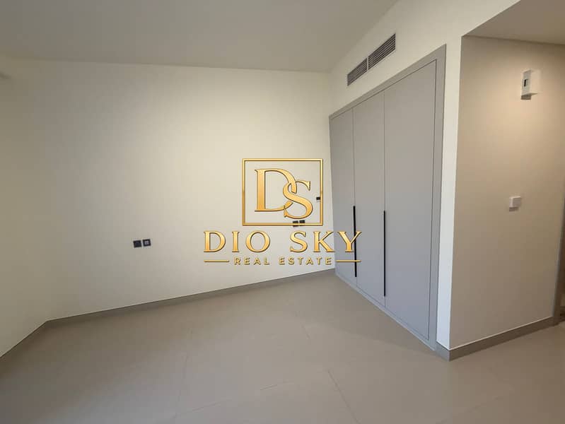 6 Image 6