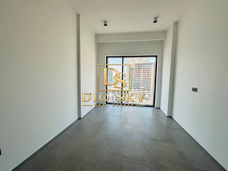 8 Image 10