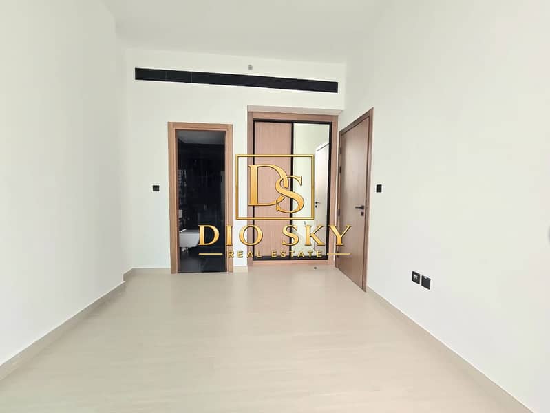 6 Image 6