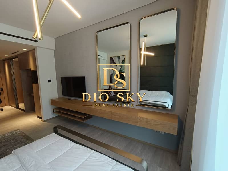 4 Image 4
