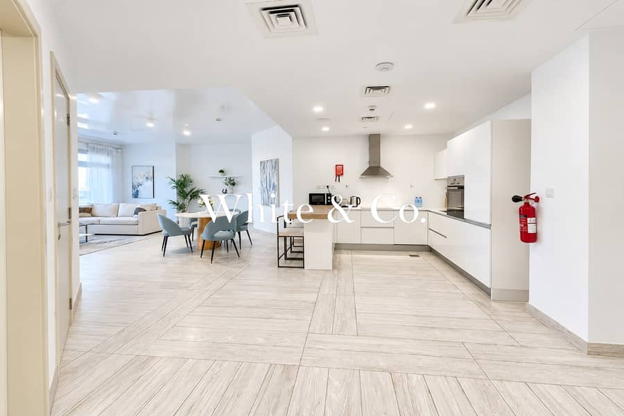 Spacious 2BR | Modern Finish | Gym & Pool Spacious 2BR | Modern Finish | Gym & Pool