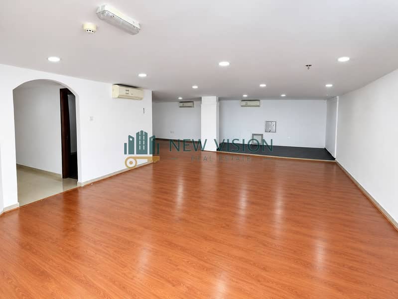 6 Bright Empty Modern Basement Room. png