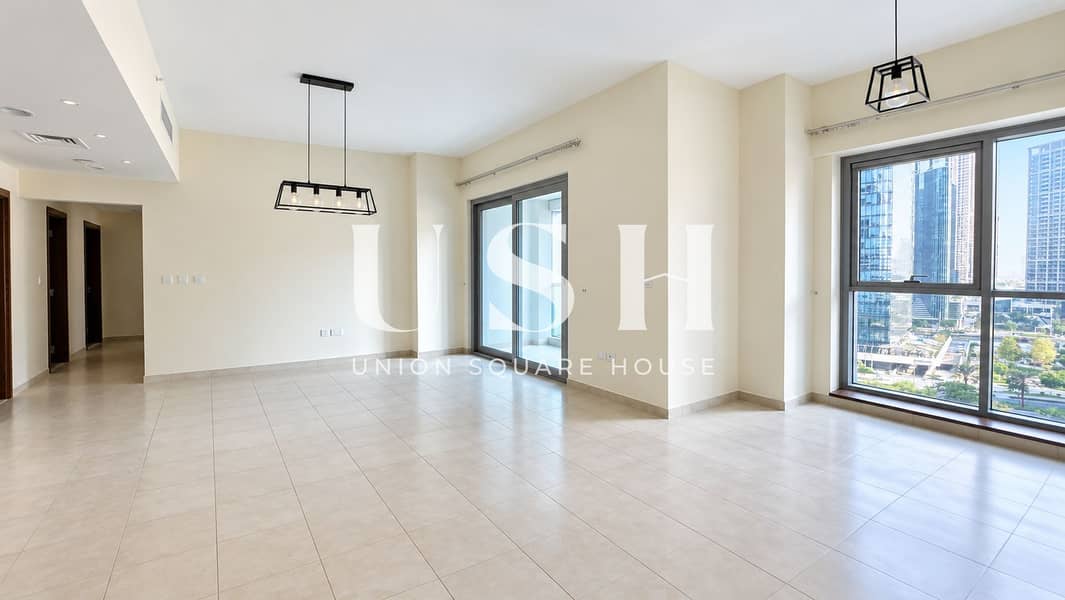 Bright Minimalist Apartment with City Views. png Bright Minimalist Apartment with City Views. png