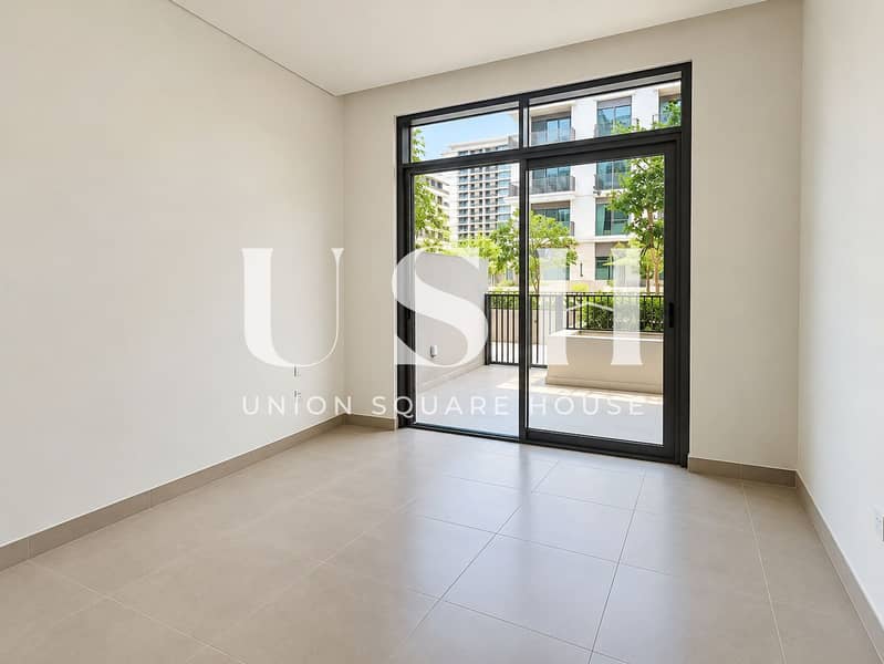 2 Bright Minimalist Room with Garden View. png