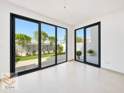 杰贝阿里村， 迪拜 4 卧室别墅待租 - Bright natural-light room with garden view-17. png