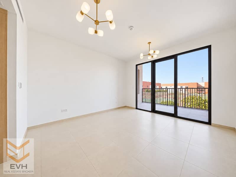 6 Warm-lit room with garden views-3. png