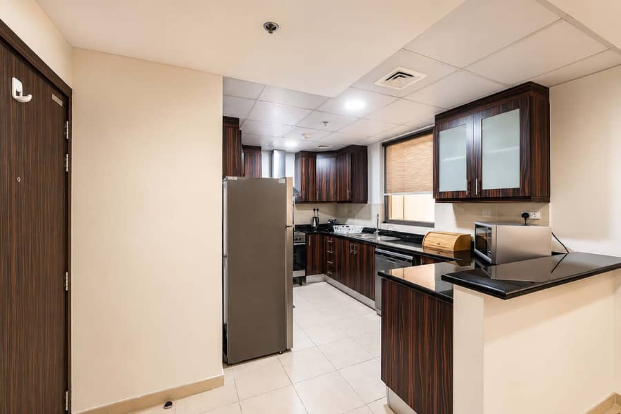 6 1BR Apartment with Pool & Gym in Dubai