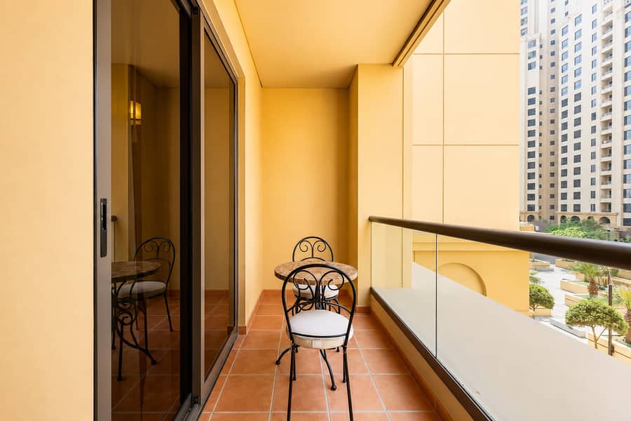 13 1BR Apartment with Pool & Gym in Dubai