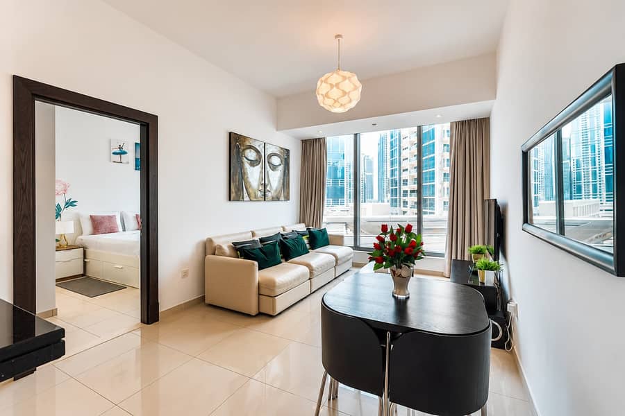 2 Silverene Tower 1BR: Pool, Gym & Dubai Views!