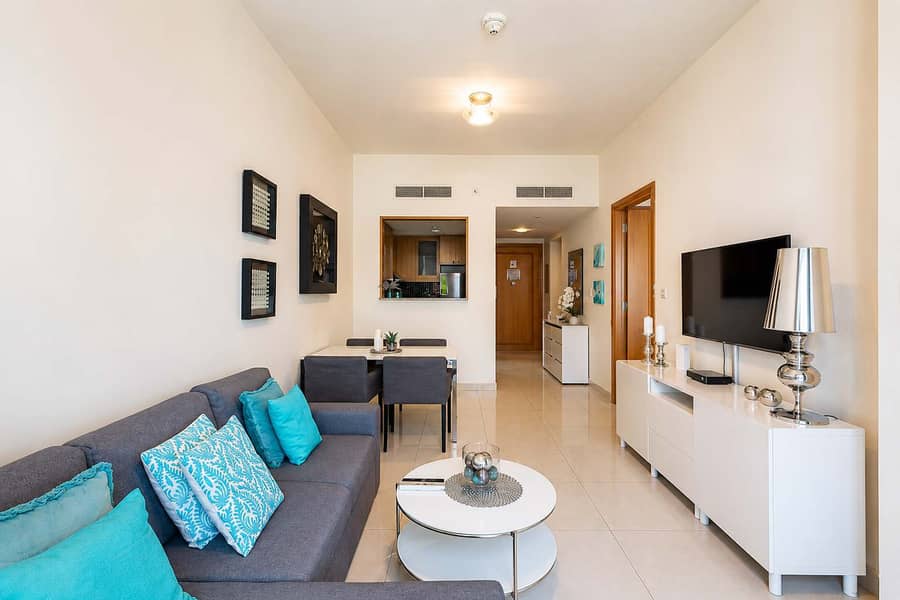 4 Dubai Apartment: 1BR with Pool, Gym & Balcony