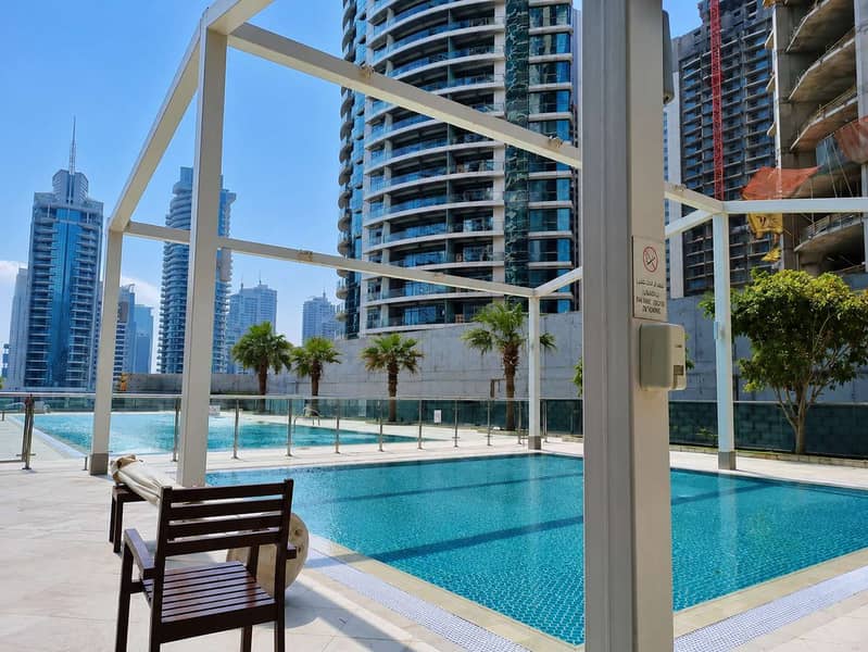17 Dubai Apartment: 1BR with Pool, Gym & Balcony
