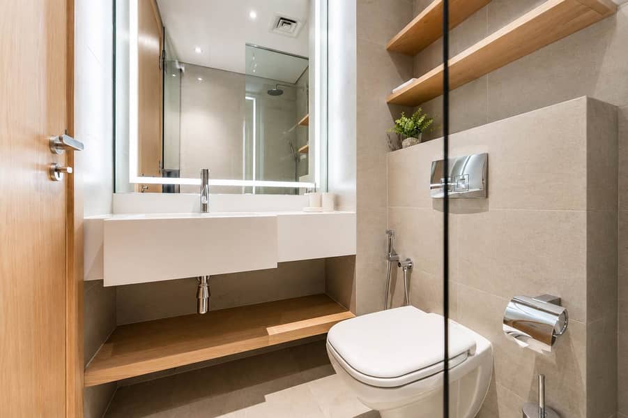12 Dubai Apartment with Pool, Gym & Balcony