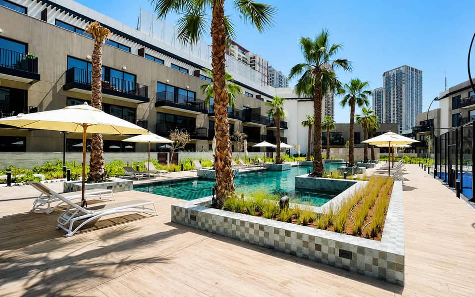 21 Dubai Apartment with Pool, Gym & Balcony