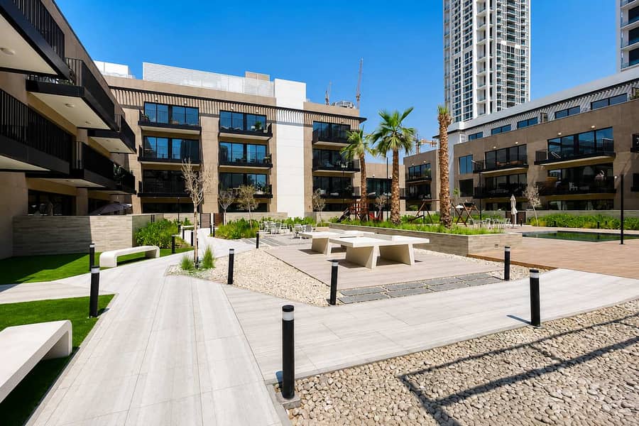 30 Dubai Apartment with Pool, Gym & Balcony