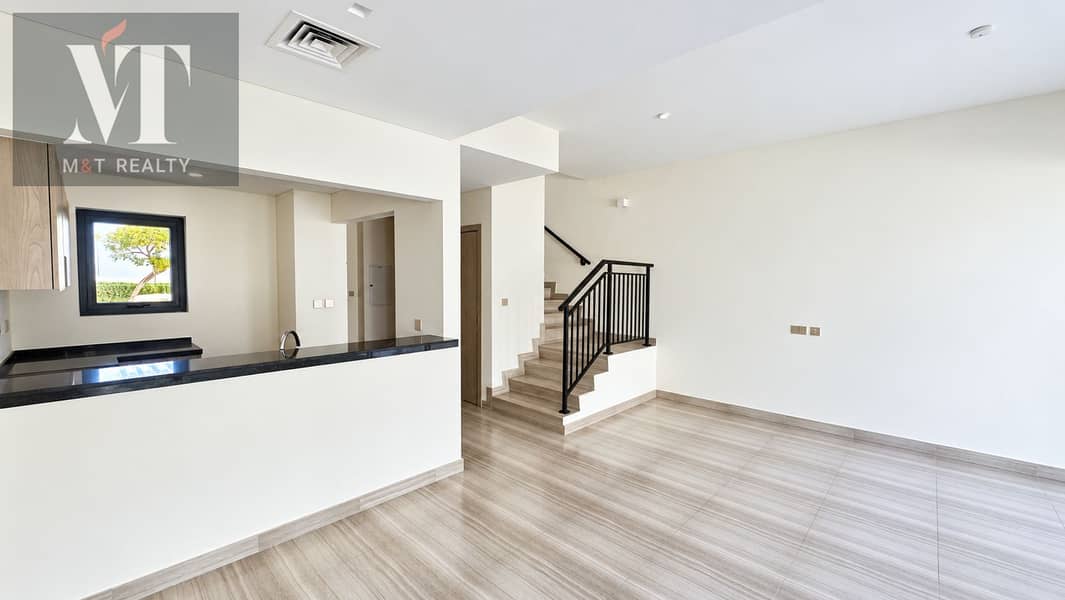 3 Bright, polished home with garden views-4. png