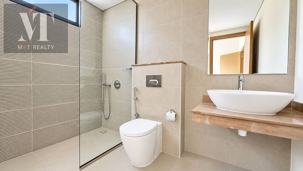 16 Pristine daylight home interior and garden-19. png