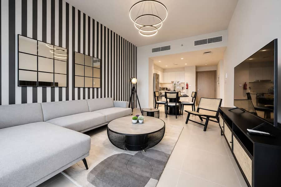 2 Harbour Gate 1BR: Balcony, Gym & Dubai Views!
