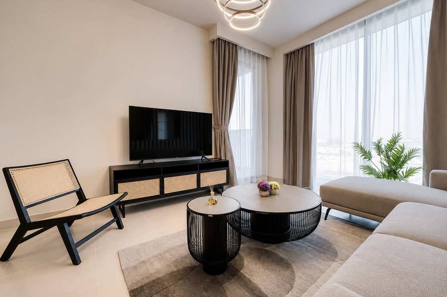 4 Harbour Gate 1BR: Balcony, Gym & Dubai Views!