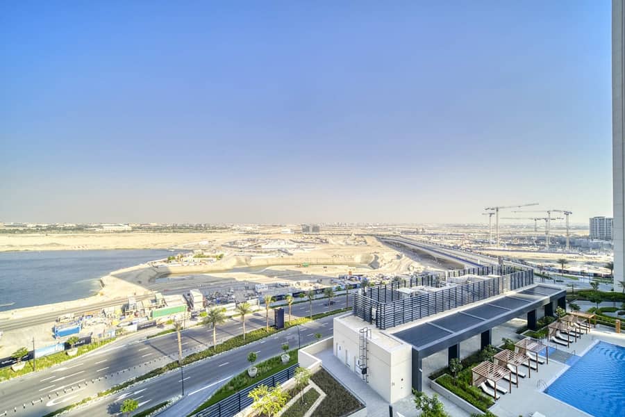 20 Harbour Gate 1BR: Balcony, Gym & Dubai Views!