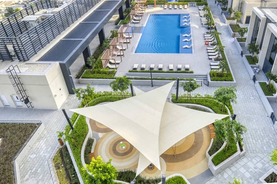 21 Harbour Gate 1BR: Balcony, Gym & Dubai Views!