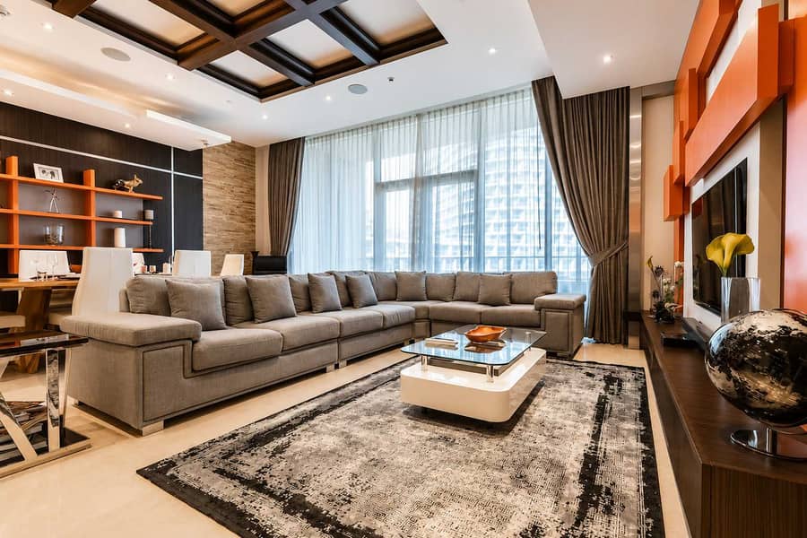 2 Palm Jumeirah Apartment: Beach, Pool & Balcony