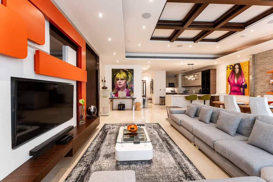 3 Palm Jumeirah Apartment: Beach, Pool & Balcony