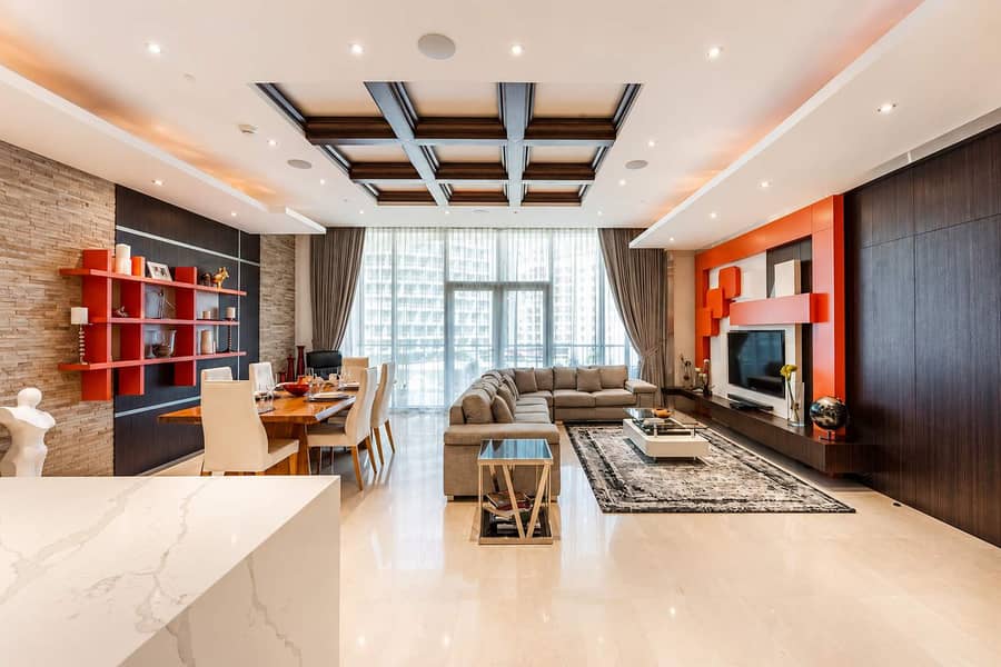 5 Palm Jumeirah Apartment: Beach, Pool & Balcony