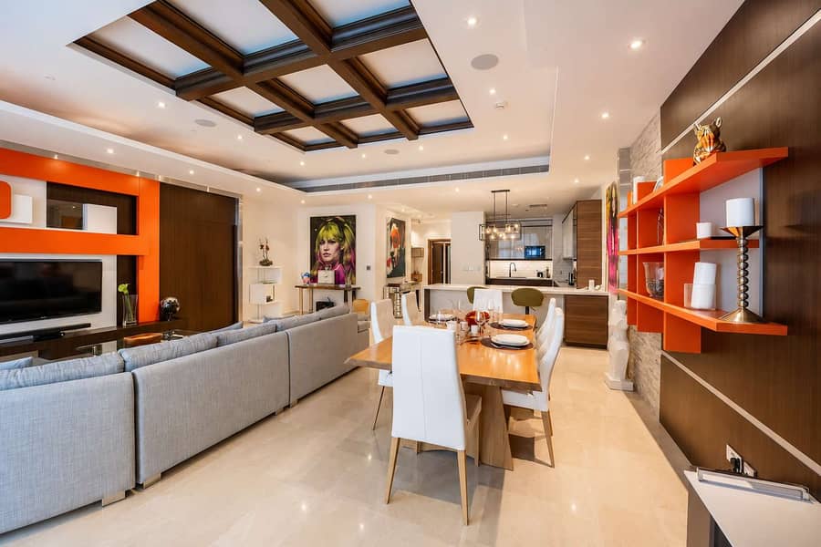 7 Palm Jumeirah Apartment: Beach, Pool & Balcony