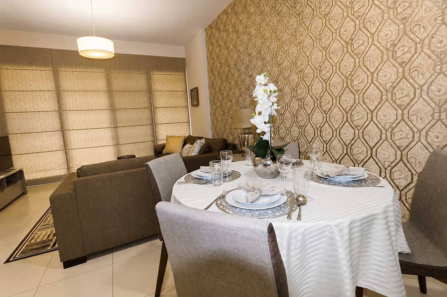 5 8th-Floor Marina Apt: Balcony, Pool & Gym Access