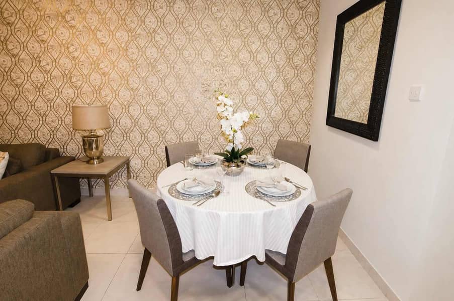 6 8th-Floor Marina Apt: Balcony, Pool & Gym Access