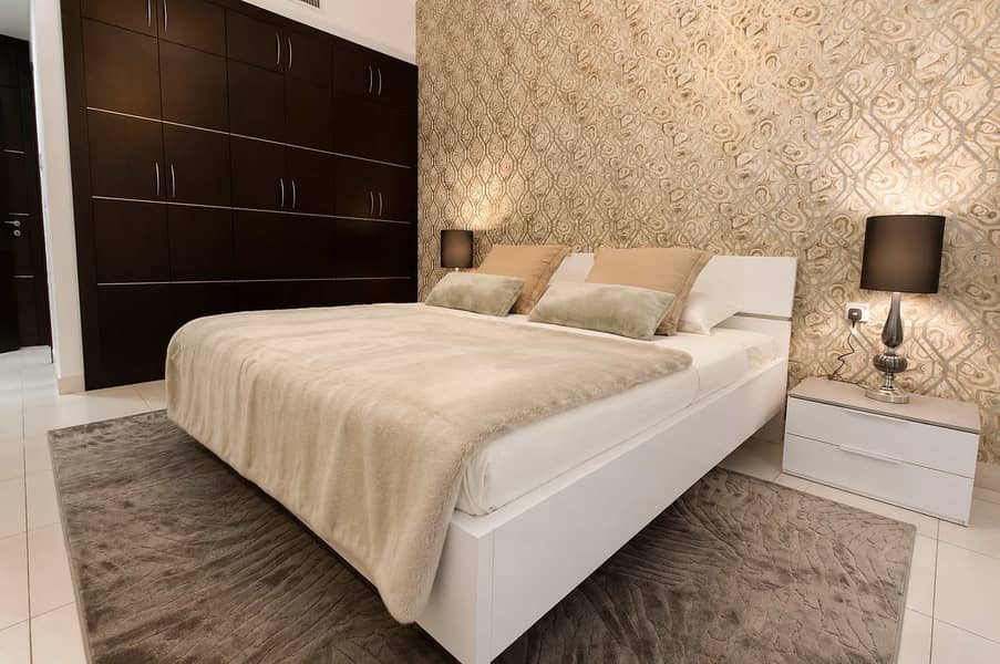 11 8th-Floor Marina Apt: Balcony, Pool & Gym Access