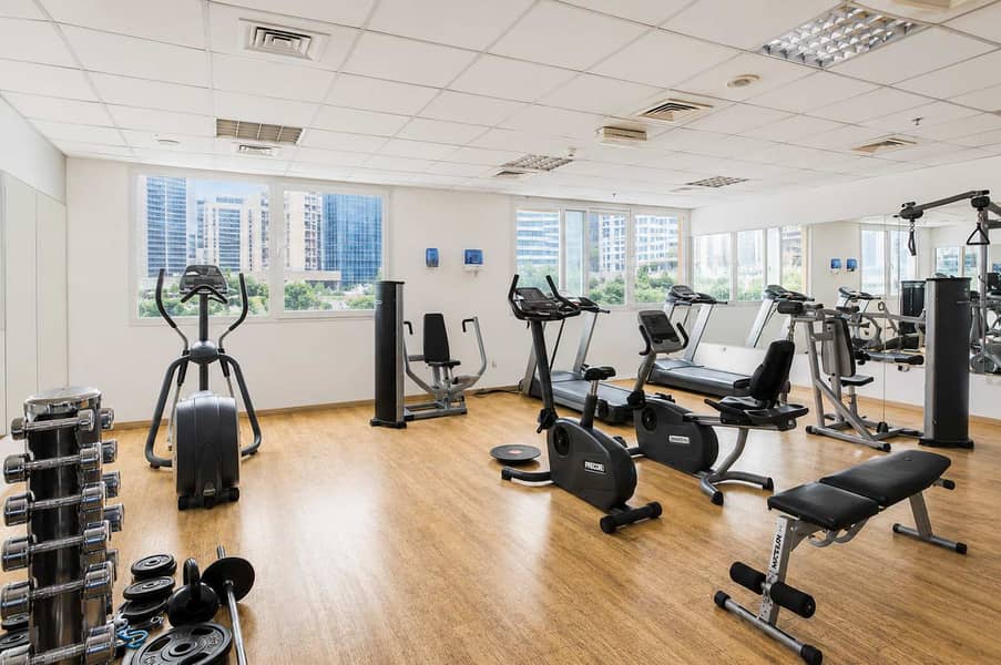 22 8th-Floor Marina Apt: Balcony, Pool & Gym Access