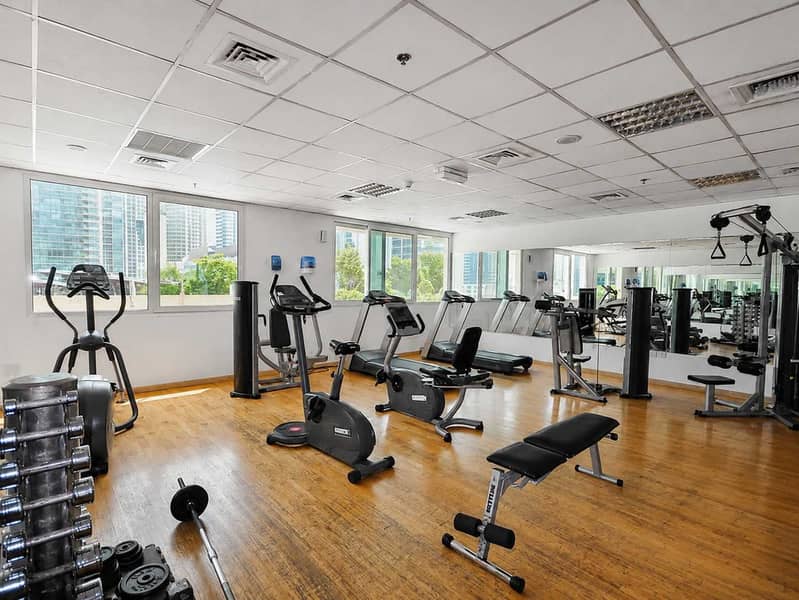 23 8th-Floor Marina Apt: Balcony, Pool & Gym Access