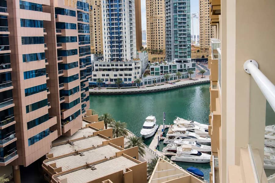 25 8th-Floor Marina Apt: Balcony, Pool & Gym Access