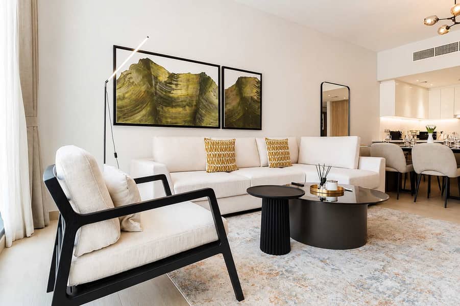 4 Dubai Marina: Stylish 2BR Apartment in LIV