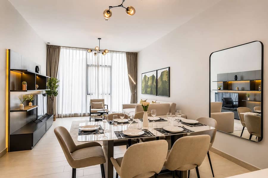 10 Dubai Marina: Stylish 2BR Apartment in LIV