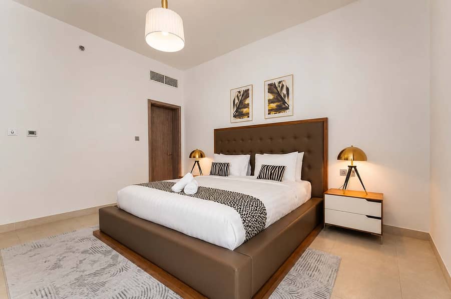 20 Dubai Marina: Stylish 2BR Apartment in LIV