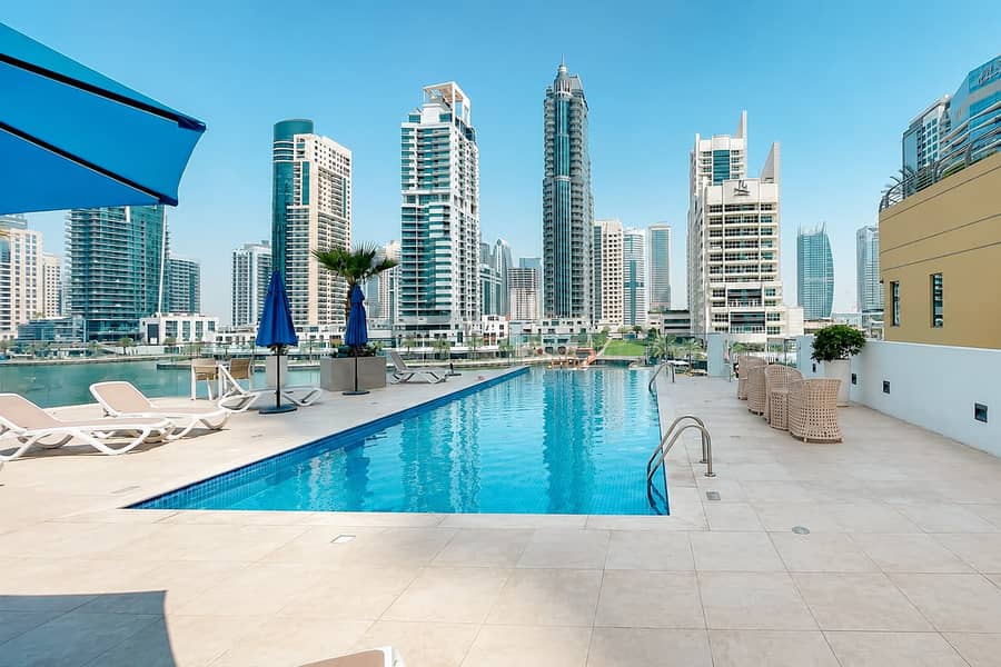 28 Dubai Marina: Stylish 2BR Apartment in LIV
