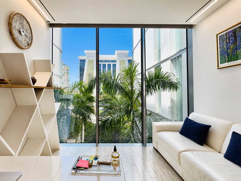 28 Palm Jumeirah Luxury Apt w/Burj Al Arab Views