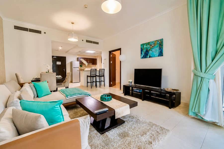 2 Torch Tower Marina 1BR: Balcony, Gym & Views!