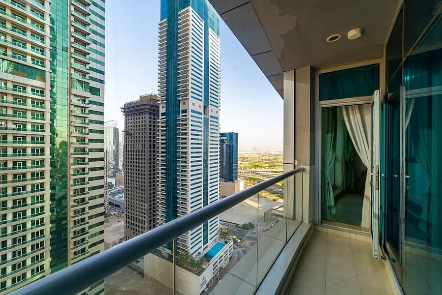 18 Torch Tower Marina 1BR: Balcony, Gym & Views!
